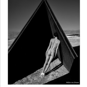Artist Milan von Brunn @milan_von_brunn Shig's Pyramids item