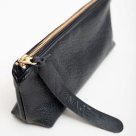 Étui à crayons en cuir MADAAM - Élégance et fonctionnalité item