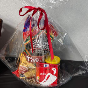 Chilis gift basket item
