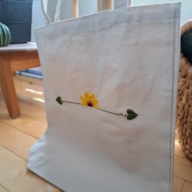 Sac fourre-tout brodé à la main 1 item