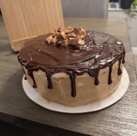 Reese’s chocolate cake item