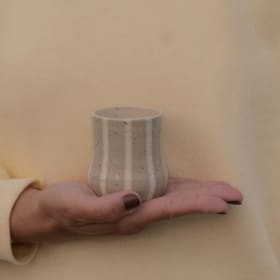 Tasse à café de l'artiste Camille alias la poteuse item