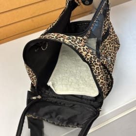 Leopard travel carrier 15" long x 13 tall x 10 across item
