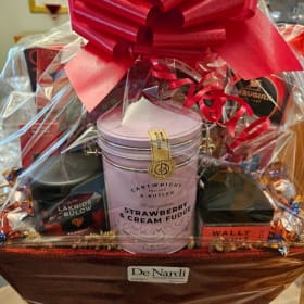 De Nardi  Snack Gift Basket (no alcohol) item