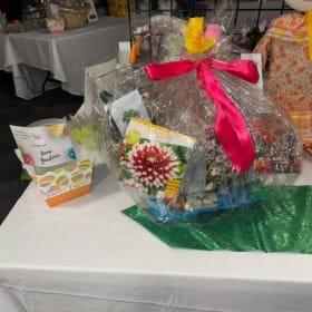 Basket 007 " Home Gardener " item