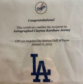 Clayton Kershaw Signed Jersey item