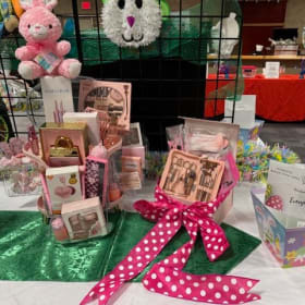 Basket 014 - " Everything Pink " item