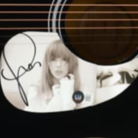 TAYLOR SWIFT AUTOGRAPHED Guitar item
