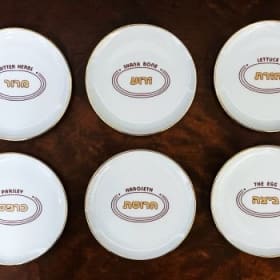 Seder Plate item