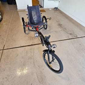 Recumbent bike / trike with accessories item