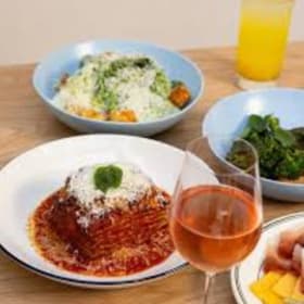 $50 Gift Certificate to Dilly Dally item