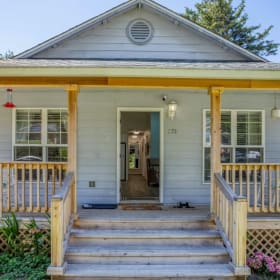 3-Night Beach House Rental at The Mast Away item