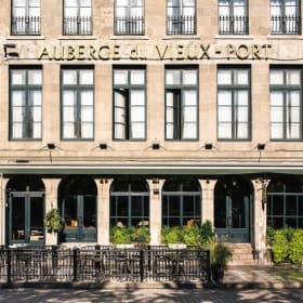 Nuitée et petit déjeuner pour deux à l’Auberge du Vieux-Port item