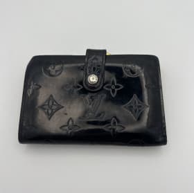 #62 Louis Vuitton Vernis French Purse item
