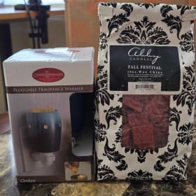 Sm Fragrance Warmer w/ Chips item