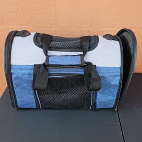 Soft-Sided Kennel Pet Carrier for Small Dogs, Cats, Puppy. C item