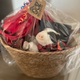 Randall Oaks Petting Zoo Basket item