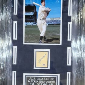 Yankees Joe DiMaggio Signed, Custom-Framed Cut Display item