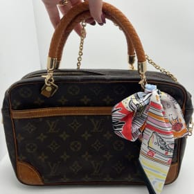 #100 Vintage Louis Vuitton Trocadero 30 item