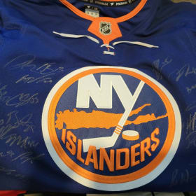 NY Islanders Signed Jersey (Value: $200+) item
