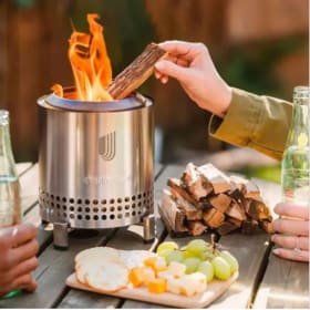 Outdoor basket including Solostove item