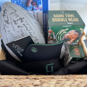 #13 Wisconsin Sports Fan Pack item