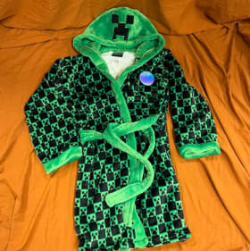 57. Minecraft Metalfigs and Robe item