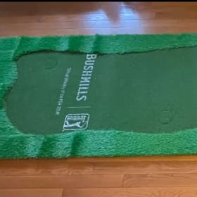 Indoor Practice Putting Green item