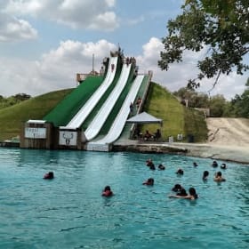 Family Passes and Indfividual Passes Package item