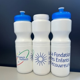 1 gourde au bouchon bleu item