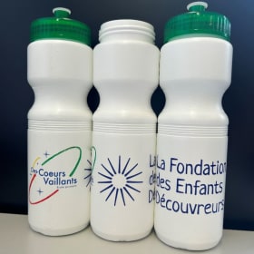 1 gourde au bouchon vert item