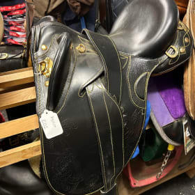 EO1 16" black Aussie saddle w/ girth item