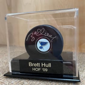 Brett Hull Autographed Puck item