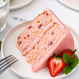 Strawberry Cake item
