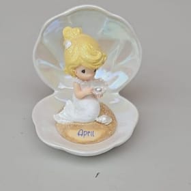 Sweet PRECIOUS MOMENTS Mermaid in Shell April Figurine item