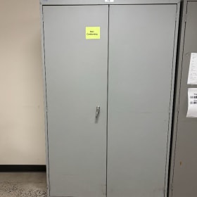 #6 Grande Armoire grise 2 portes item