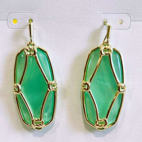 Kendra Scott Jewelry item