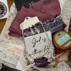 Beautiful collection of girlie stuff item