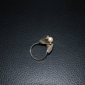 Ring - Woman's - Pearl item