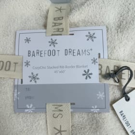 Barefoot Dreams CozyChic Rib Border Blanet item
