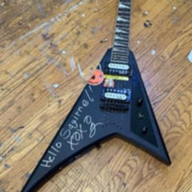 Signed guitar from the lead singer of My Chemical Romance, G item