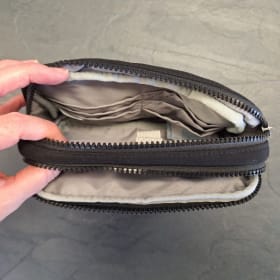 HB9 - Baggallini Purse and Gift Card item