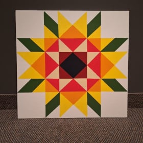 G23 - Sunflower Barn Quilt & Decorative Vase/Arrangement item