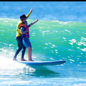 Catch the wave - learn to surf item