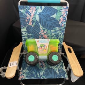 104. Sandy Toes & Dry Clothes – Waterproof Beach Basket item