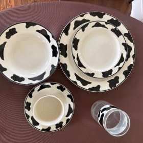 Cow dishes item