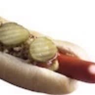 Pølse med remoulade, løg og agurke salat item