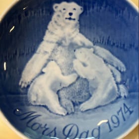 Vintage Bing & Grondahl Mother's Day Plate- 1974 item