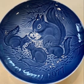 Vintage Bing & Grondahl Mother's Day Plate- 1977 item