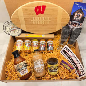 #15 Delafield BrewHaus Backyard Grilling & Chill Basket item